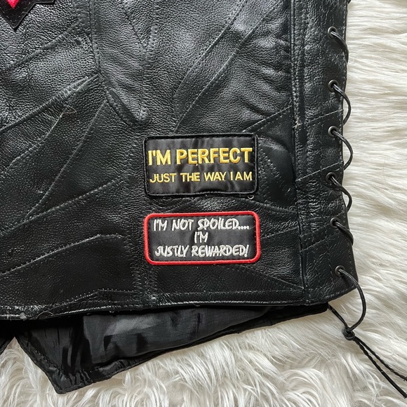 Diamond Plate Rock Design Genuine Leather Vest - Women's Motorcycle Jacket 🏍️ - Picture 6 of 9